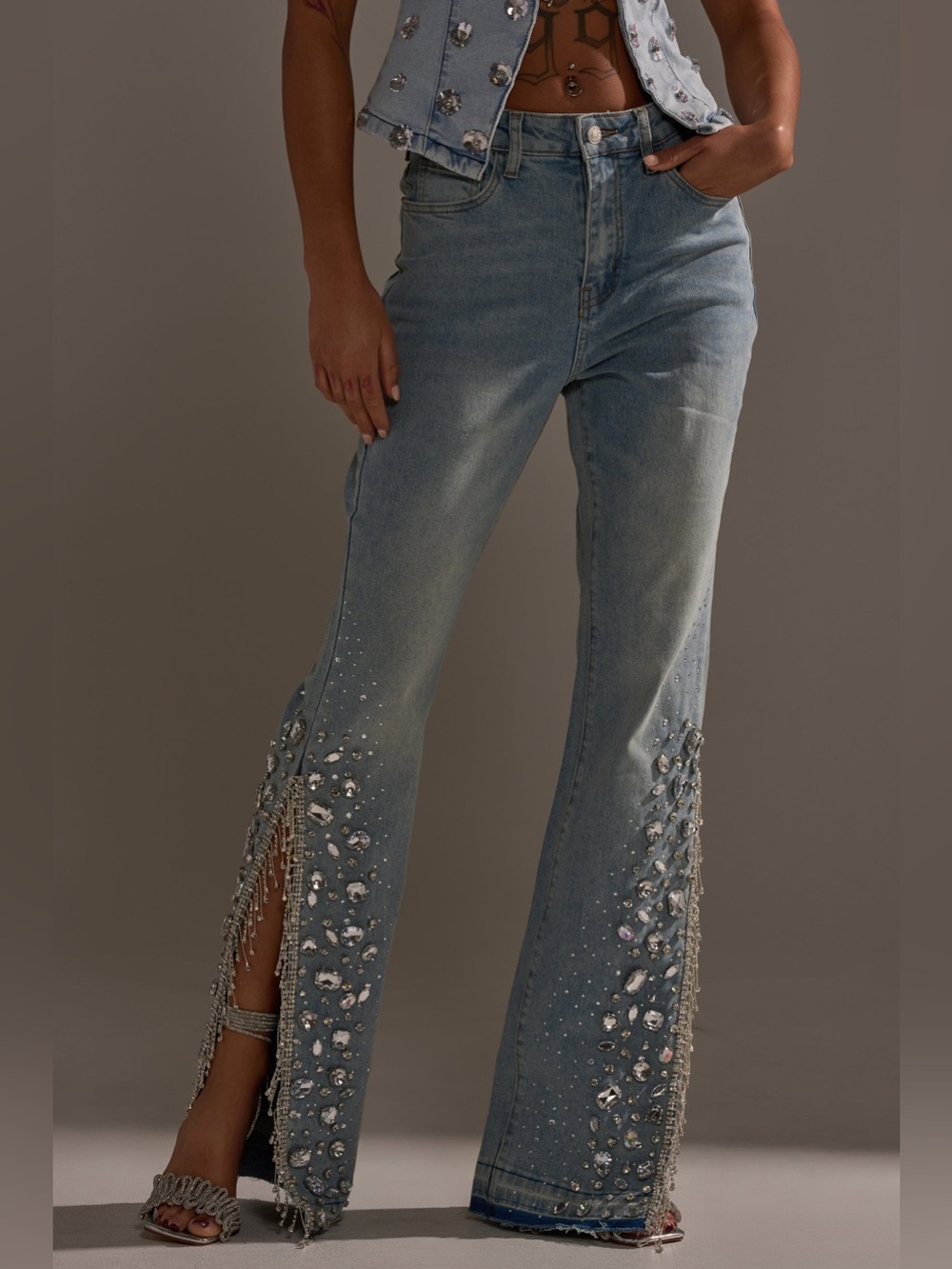 Akira Star Girl Embellished Light Wash Jeans with Side Slit NWT Plus 1X SOLDOUT